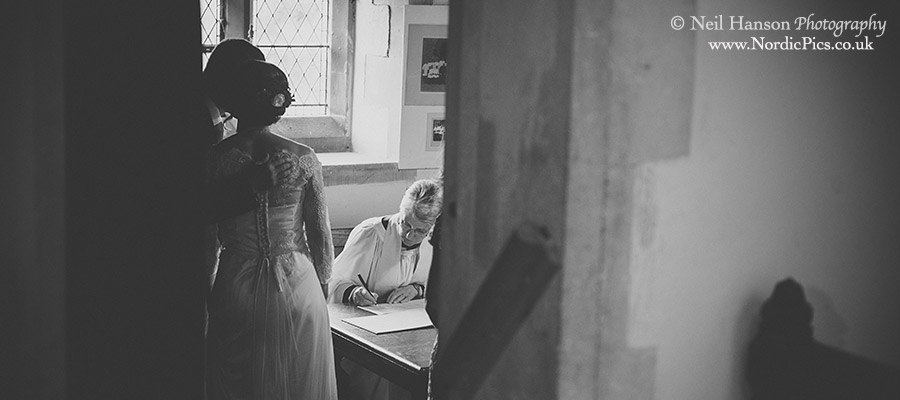 documentary wedding photography by neil hanson