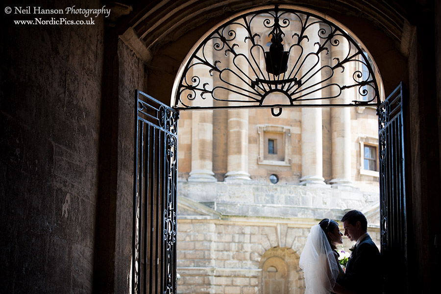 Contemporary Oxford Wedding Photography by Neil Hanson