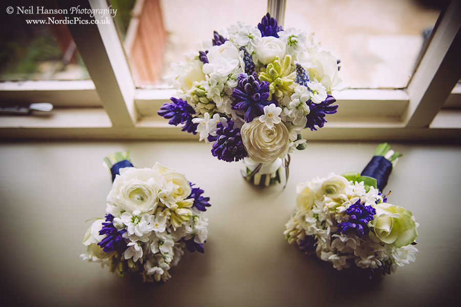 Bride & bridesmaids flower bouquets
