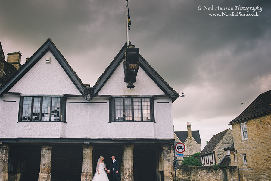 Bride & groom photos at the Tolsey in Burford High Street