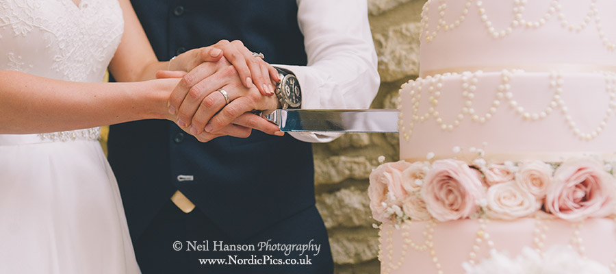 Bride & groom cut their Wedding cake