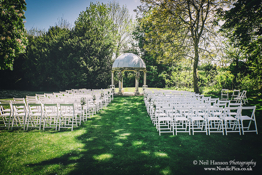 Outdoor Wedding ceremony at Ardington House in Oxfordshire