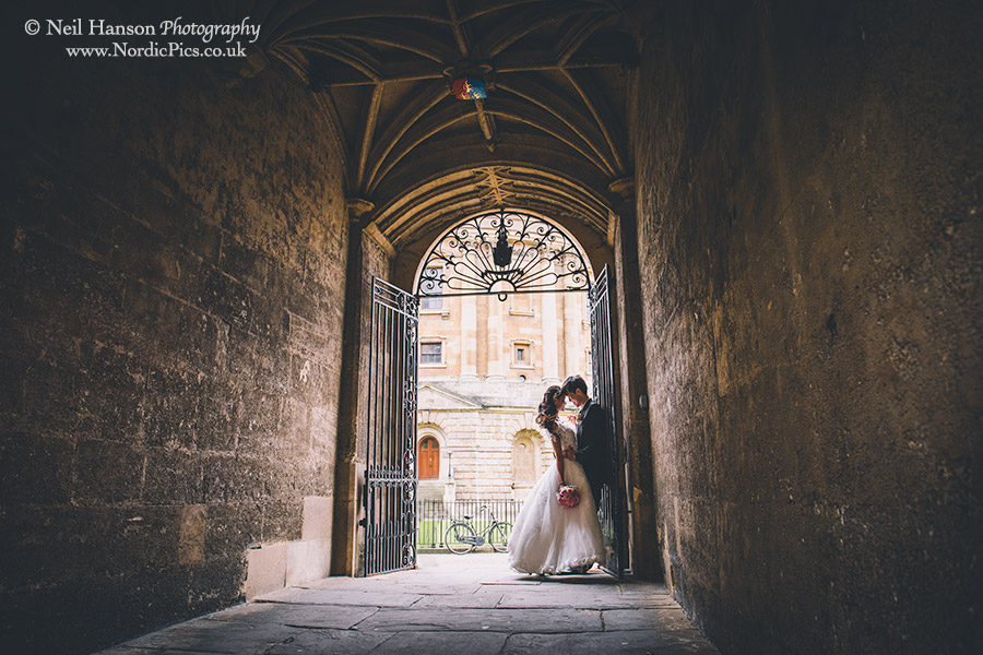 Bride and Groom at The Oxford Radcliffe Camera