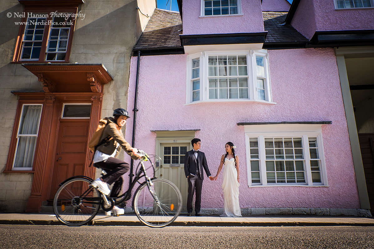 Bide and groom on their wedding day in Oxford