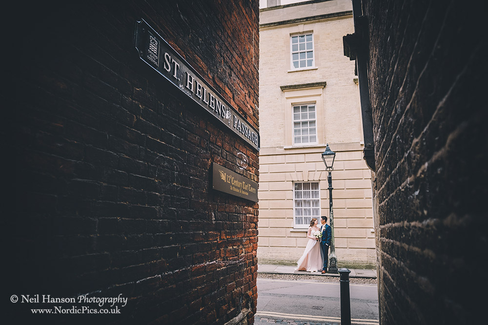 Creative natural documentary wedding photography at the Ashmolean Museum Oxford