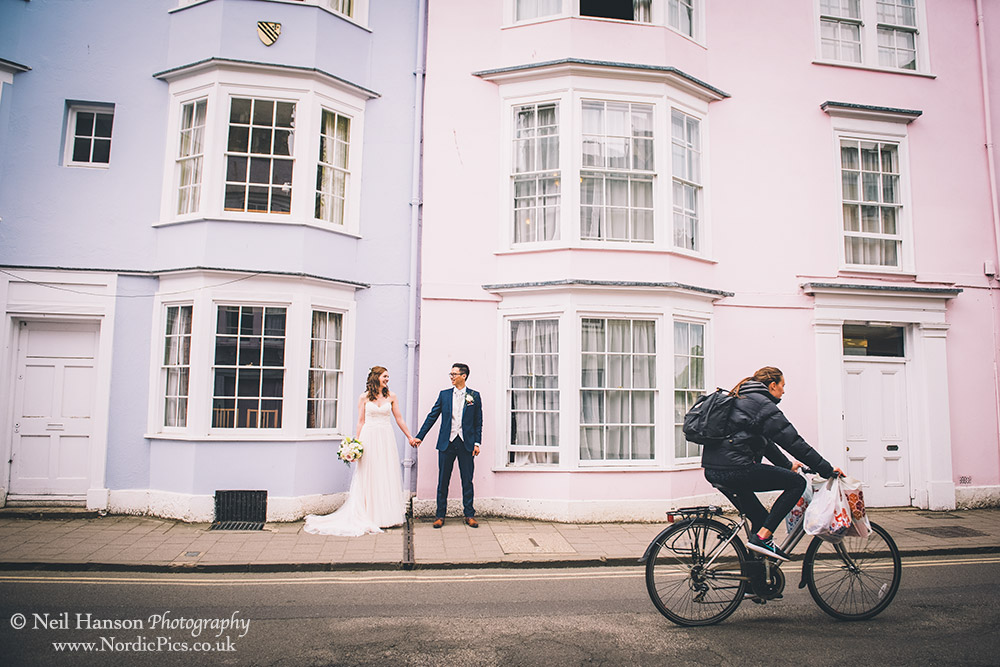 oXFORD cyclists and a bride & groom on their Oxford wedding day