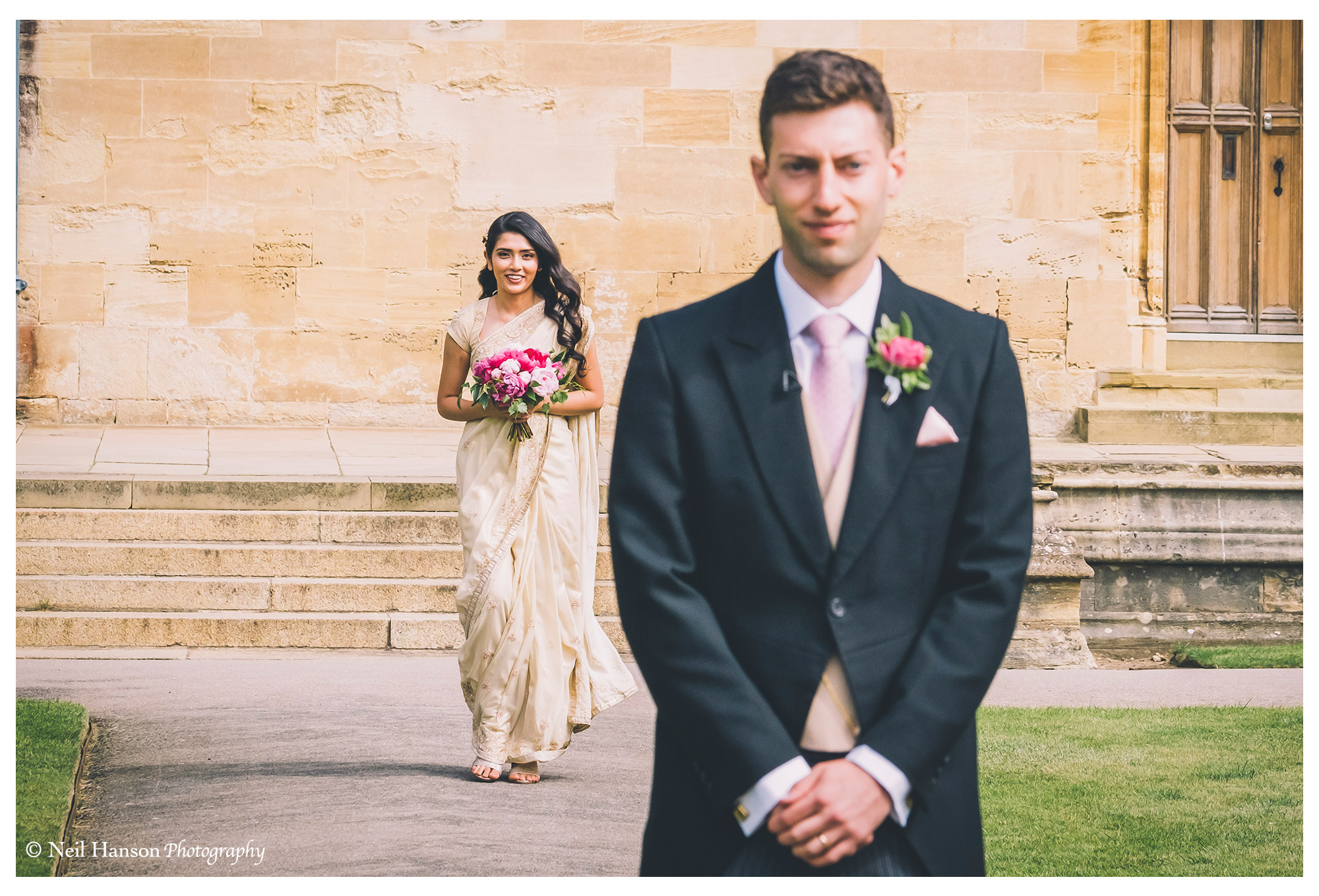 Bride & Groom first look at Christ Church cathedral in Oxford