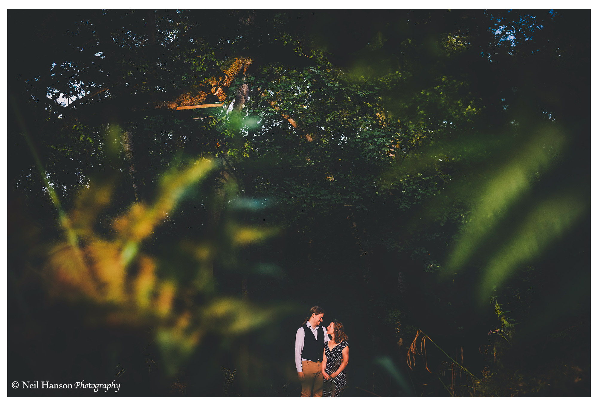 Evening sunlight on a pre-wedding photoshoot in Oxford